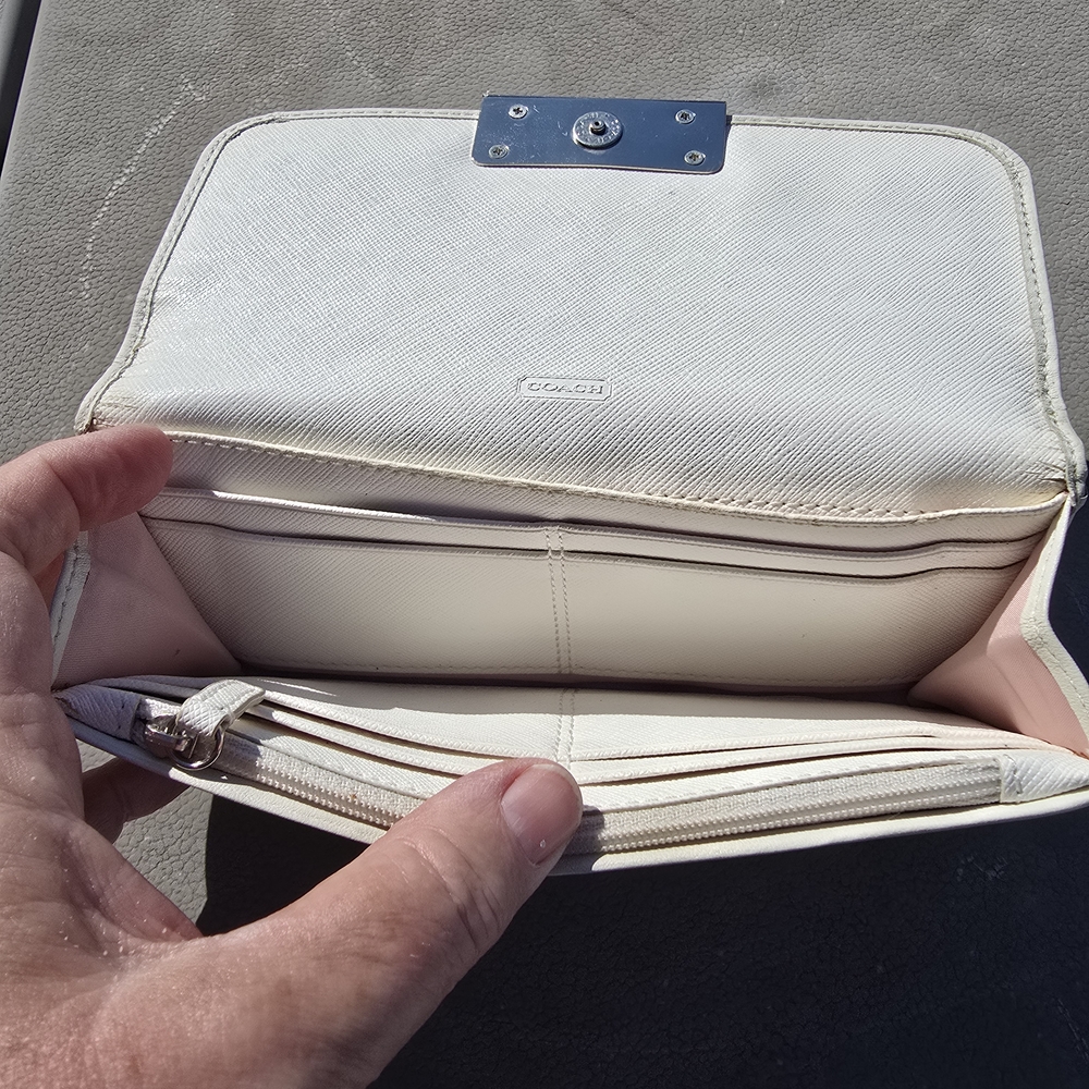 Coach Signature Elegant Beige & Cream Wallet - Picture 5 of 12
